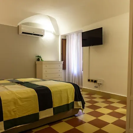 Mi Tu Apartments Guest house Catania