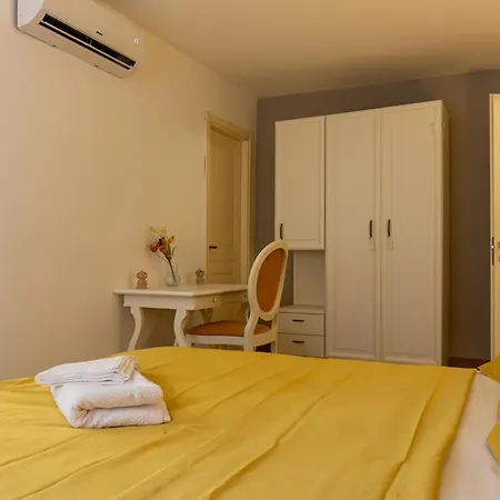 Mi Tu Apartments Guest house